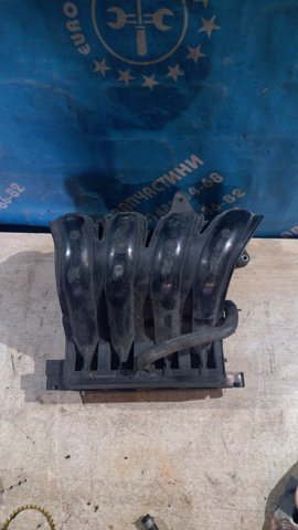Колектор впускний 14001AX10A NISSAN