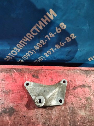 Кріплення коробки передач 1682420301 MERCEDES