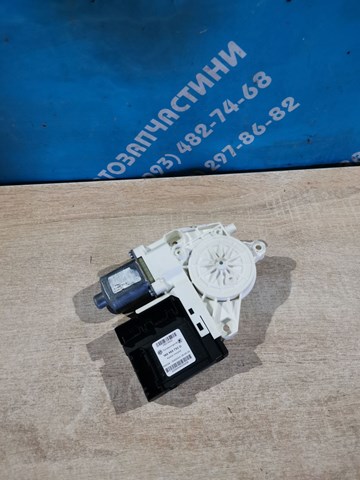 Двигун склопідіймача двері передньої, правої 1K0959792G VAG