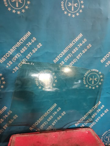 Скло заднє ліве 1Z5845205C VAG