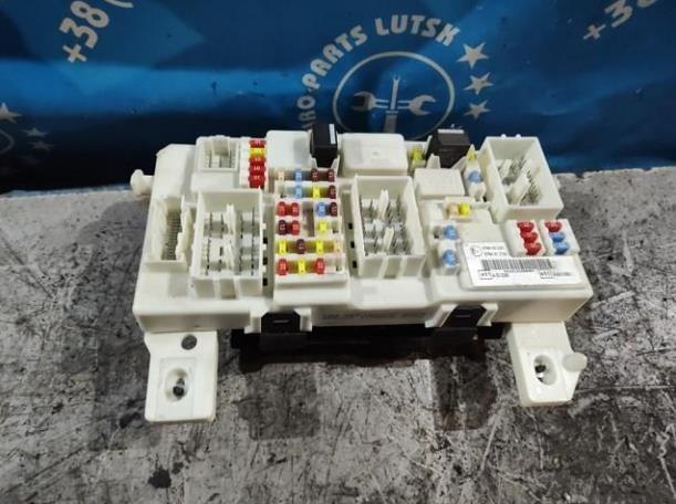 Коробка запобіжників 2027109 FORD