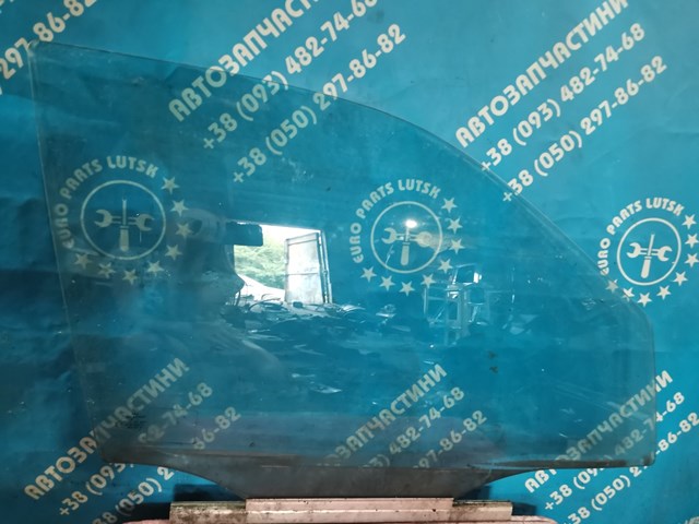 Скло передньої правої двері 2107200618 MERCEDES