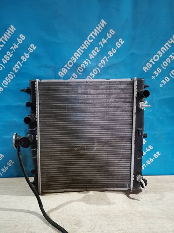 Радіатор системи охолодження двигуна 21460AX800 NISSAN