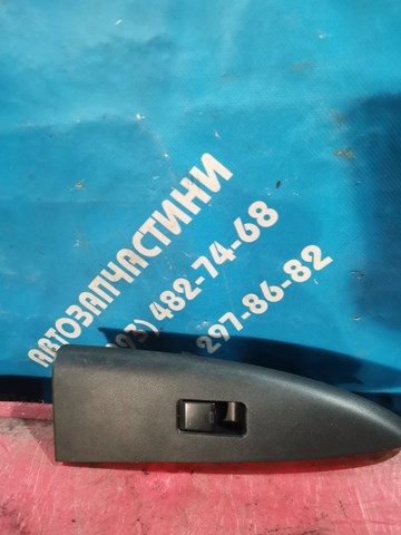 Кнопка вмикання двигуна склопідіймача задня 25411EA00A NISSAN