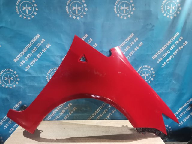 Переднє праве крило 5220D220 MITSUBISHI
