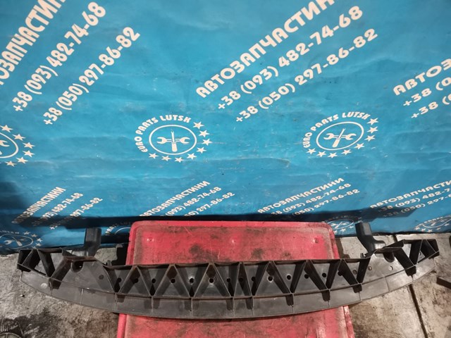 Підсилювач бампера переднього 5M0807093A VAG