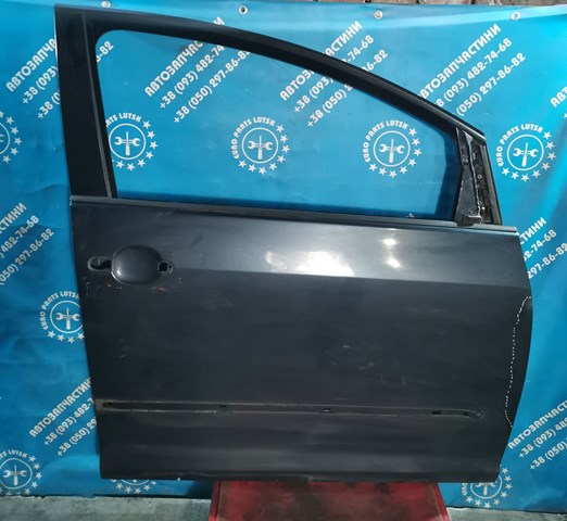 Дверка передня права 5M0831302P VAG