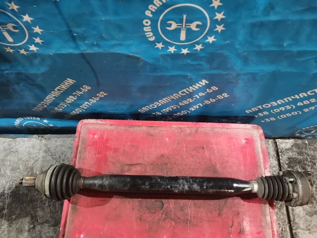 Привід передній правий 6R0407762 VAG