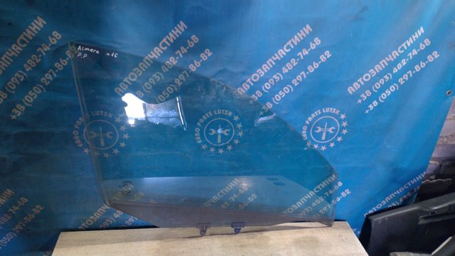 Скло пасажирських дверей 80300BM701 NISSAN