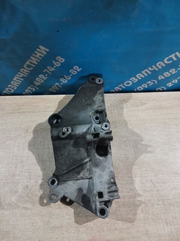 Кронштейн генератора (натяжний) 8200100148 RENAULT