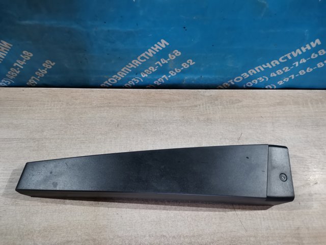 Накладка стійки кузова зовнішня, центральна права 8200139601 RENAULT