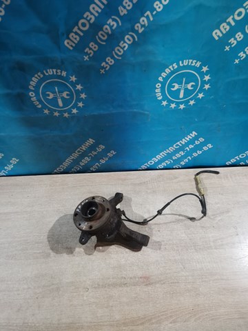 Кулак поворотний передній правий 8200207313 RENAULT