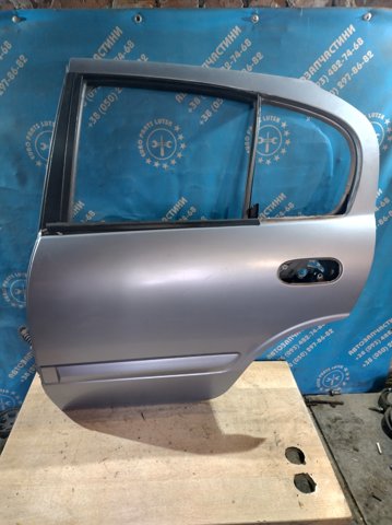 Двері задні 821015M431 NISSAN
