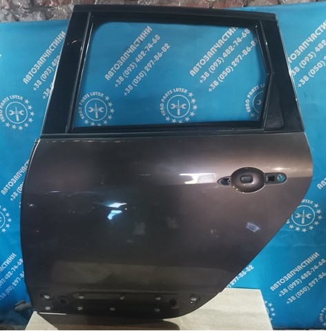 Двері задні 821017991R RENAULT