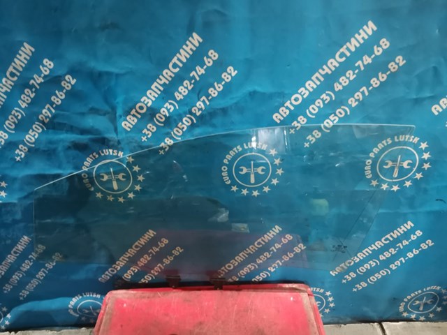 Вікно (передніх дверей) двері 824111W010 HYUNDAI