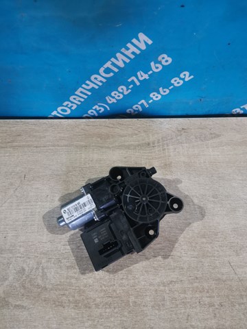 Мотор склопідйомника дверей задніх, лівих 827310166R RENAULT