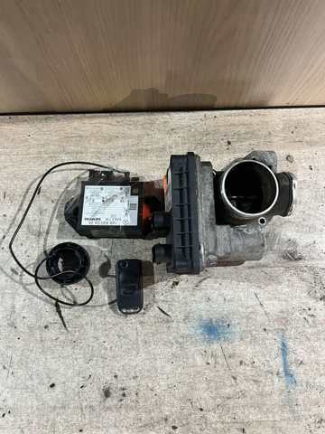 Дросільна заслінка в зборі A1661412225 MERCEDES
