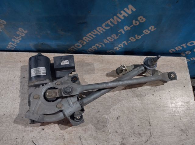 Двигун склоочисника лобового скла (трапеції) A1688200242 MERCEDES