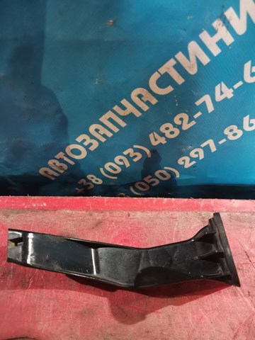 Ліве кріплення переднього бампера A1688800314 MERCEDES