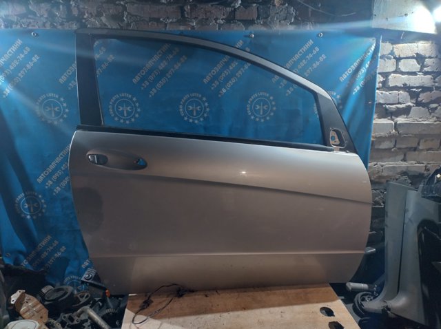 Пасажирські передні двері A1697201205 MERCEDES