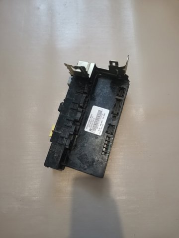 Коробка запобіжників A2035450701 MERCEDES