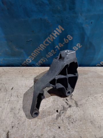 Кронштейн подушки КПП, правий AV617M125AA FORD