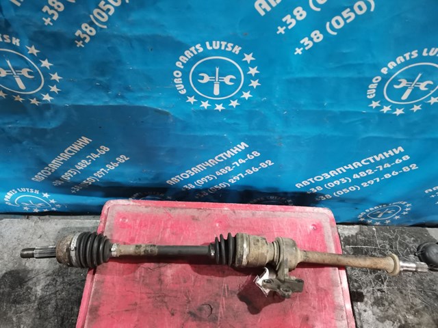 Привід передній правий FD8025500B MAZDA