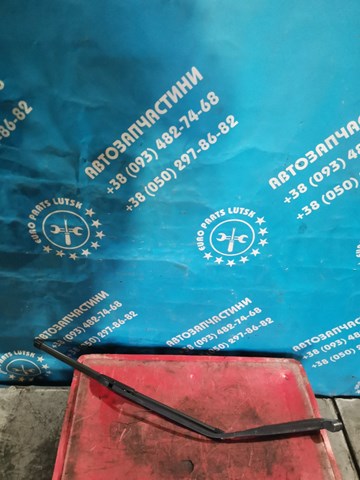 Щітка задня GJ6J67421 MAZDA