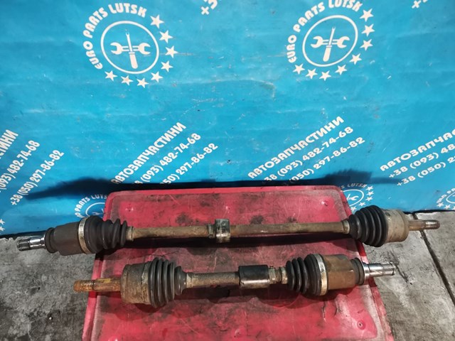 Привід передній правий MR980748 MITSUBISHI