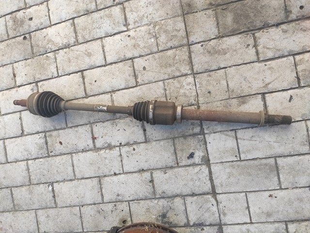 Привід передній правий 391006777R RENAULT
