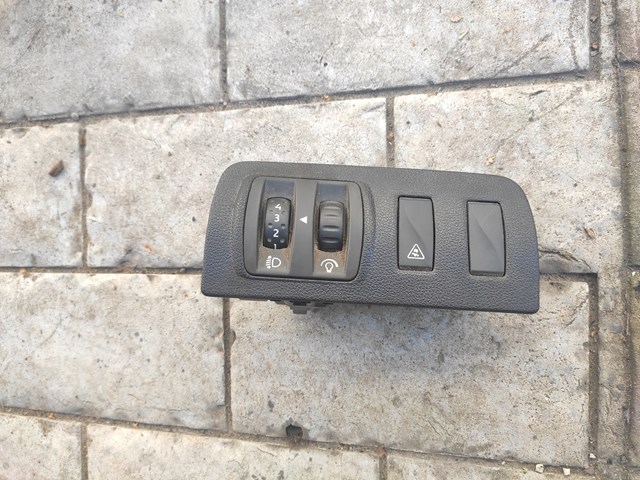 Кнопка коректора фар 648450001R RENAULT