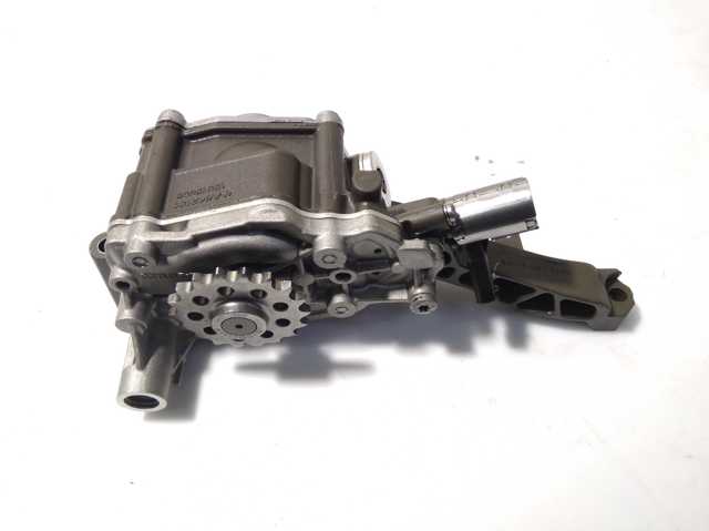 Помпа масляна A6421803101 MERCEDES