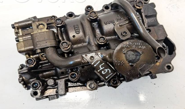 Насос маслозакачуючий 03G103537B VAG