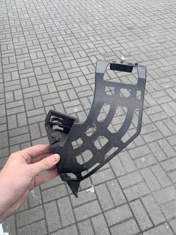 Напрямна переднього бампера, ліва 51117458363 BMW