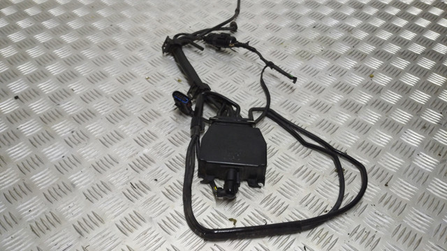 Volkswagen caddy iii 03-10 електромагнітний клапан 6q0131075