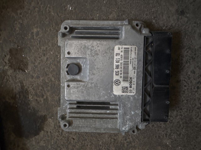 Блок електронного управління 03G906021TB VAG