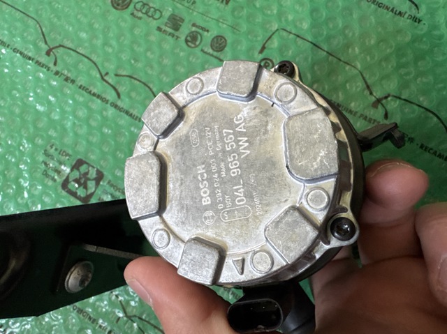 Водяний насос охолодження електро додатковий 04L965567 VAG