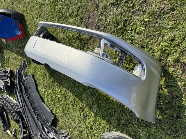 Бампер передній в зборі 1T0807221M VAG