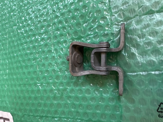 Петля скла багажника 1Z5827302C VAG