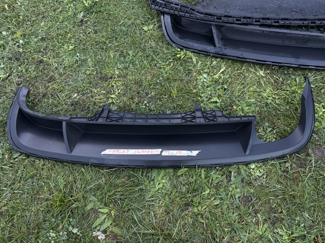 Фартух заднього бампера 3AE807521A VAG