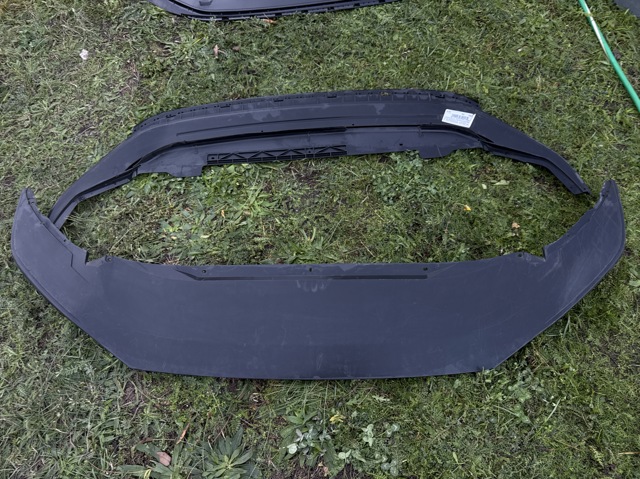 Губа переднього бампера 3G8805903A VAG