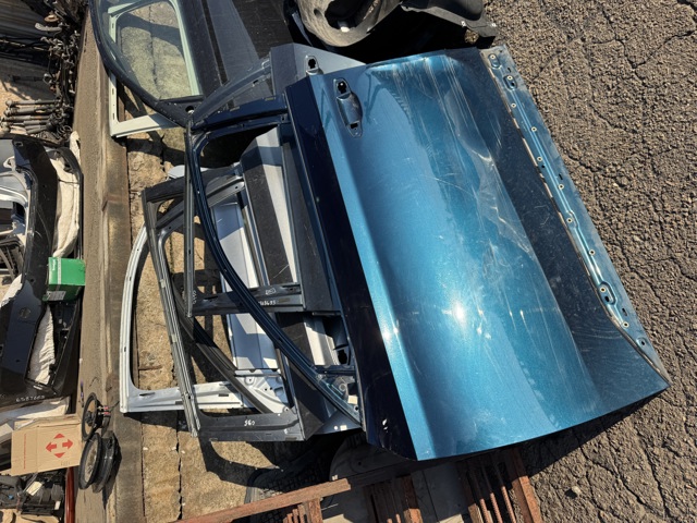Водійські двері 3V0831055B VAG