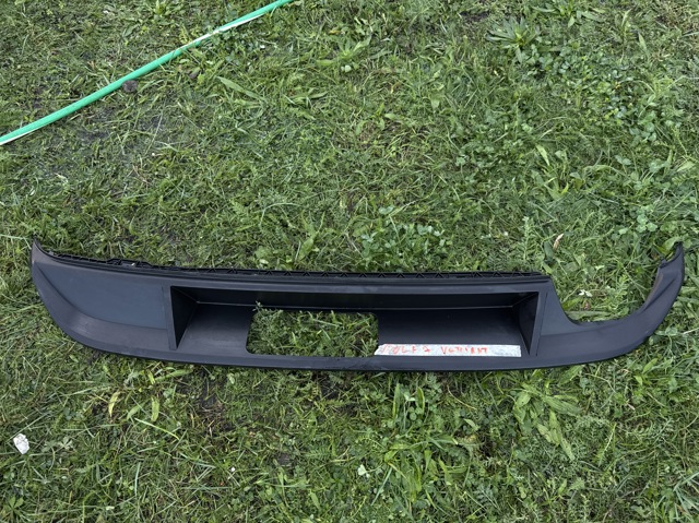 Спойлер заднього бампера 5GM807568D VAG