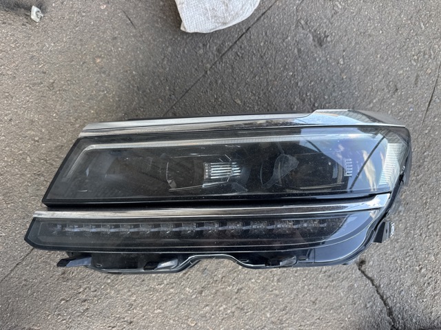 Фара комбінована, передня 5NB941081D VAG