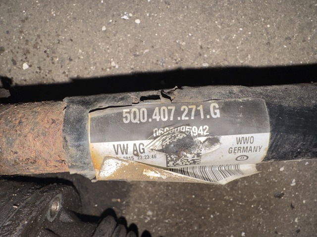 Привід передній лівий 5Q0407271G VAG