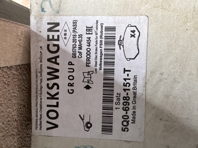 Передні гальмівні колодки 5Q0698151T VAG
