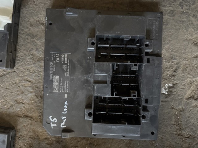 Блок управління бортової мережі 5Q0937084CP VAG