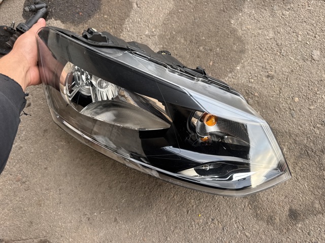 Фара основна права 6R1941016E VAG