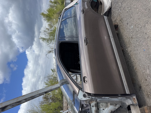 Двері задні 7P0833311 VAG