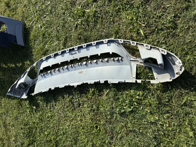 Нижня накладка на передній бампер 7P6807061A VAG